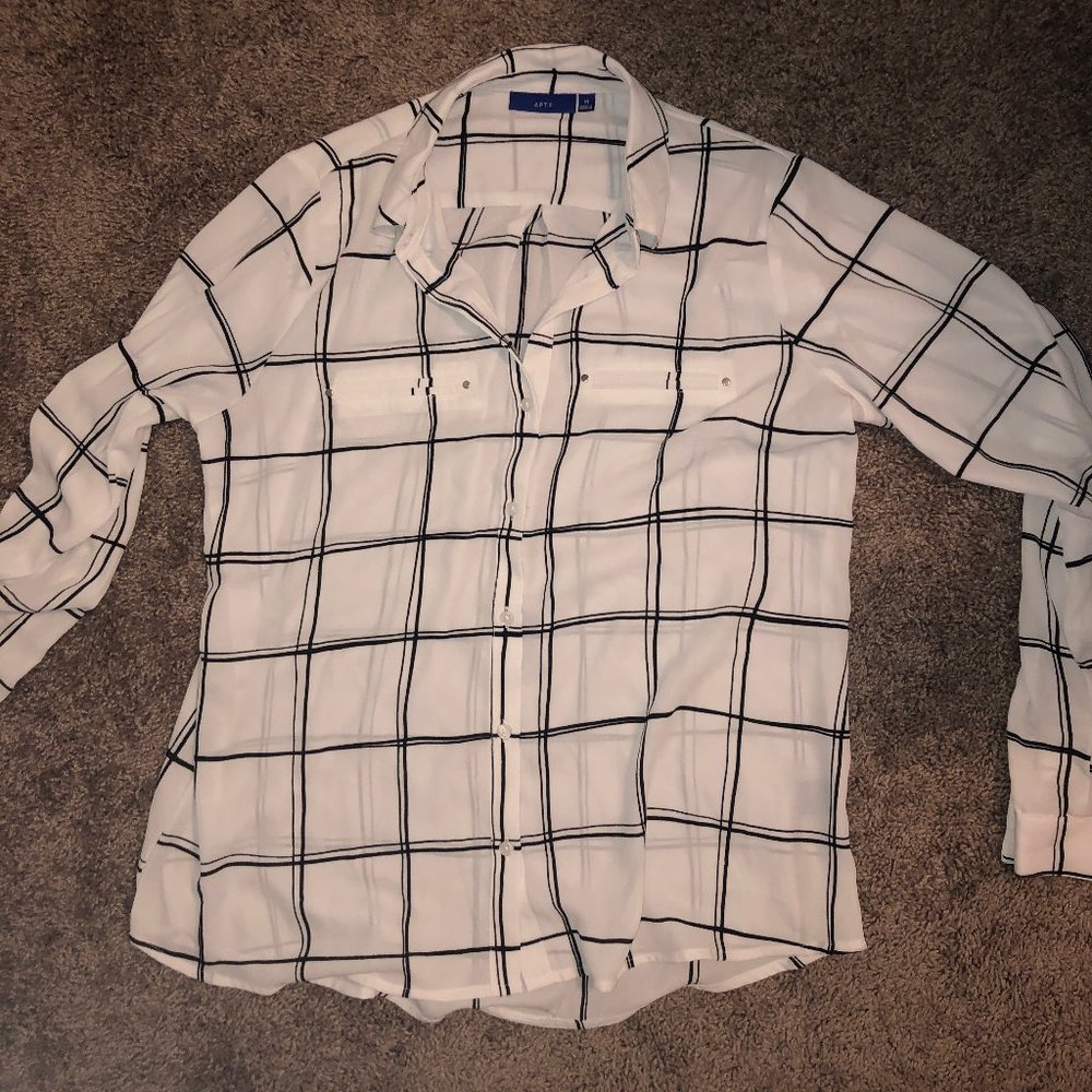 Apt. 9 blouse white and black plaid design